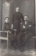 PHOTOGRAPHIE - Fille Et Ses Parents - Carte Postale Ancienne - Fotografie