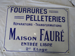 Très Belle Plaque émaillée Ancienne Maison Fauré, Fabriqué à Tarbes, Vêtement, Sud-Ouest - Clothing
