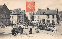 Landerneau            29          Le Marché Aux Puces          ( Voir Scan) - Landerneau