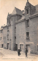 Landerneau            29        Vieille Maison; Rue Du Commerce     N° 97  ( Voir Scan) - Landerneau