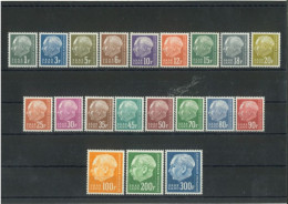 SAAR LAND - 1957 - DEUTSCHE BUNDESPOST STAMPS COMPLETE SET OF 20, UMM(**).. - Collections, Lots & Series
