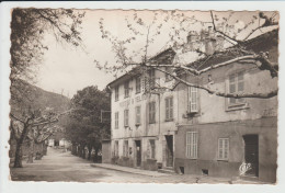 BARGEMON - VAR - LA PLACE SAINT ETIENNE ET LE JEU DE BOULES - Bargemon