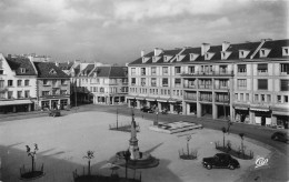 Falaise * La Place Belle Croix * Commerces Magasins - Falaise