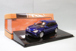 Ixo - FORD FOCUS Custom 1999 Bleu Métallisé Réf. CLC467N.22 NBO Neuf 1/43 - Ixo