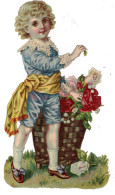 Chromos Découpis Gaufré;   Chérubin Cueillant Des Roses    26x14.5 Cms  (voir Scan ) - Enfants