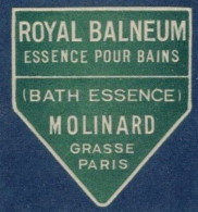 Etiquette Gaufrée Parfum Royal Balneum Essence Pour Bains Molinard Grasse - Paris 3,9 Cm X 4,4 Cm En Superbe.Etat - Etiketten