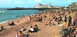 The Beach And South Parade Pier Southsea Hampshire Sunbathers 1970s Vintage Unused Chrome Postcard - Southsea