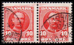 1907. DANMARK. Fr. VIII. 10 Øre Rød Pair With Variety: Extra Red Lines At The Top Og Mainl... (Michel 54 VAR) - JF534056 - Oblitérés