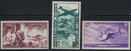 MARTINIQUE - PA N° 13 à 15 - POSTE AERIENNE - NEUF SANS TRACE DE CHARNIERE - COTE 84€. - Aéreo