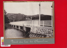 Photo Originale  Circa 1920 Pont Du Lac De Chambon Famille Contrecollée Sur Carton 8 Cm X 10,8 Cm Photo Seule - Chambon Sur Voueize