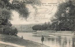 Suresnes * Vue Sur Le Barrage * Pêche à La Ligne Pêcheur - Suresnes