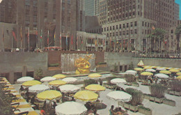 CARTOLINA  NEW YORK CITY,NEW YORK,STATI UNITI-LOWER PLAZA AT ROCKEFELLER CENTER-VIAGGIATA 1967 - Places