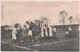 CPA De La Finale Du Championnat De France De Rugby Entre Les Stades TOULOUSAINS Et BORDELAIS En 1909. - Rugby