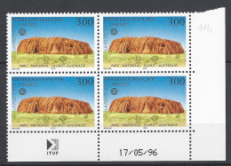 CD 114 FRANCE 1989 TIMBRE SERVICE UNESCO PARC NATIONAL ULURU AUSTRALIE PATRIMOINE UNIVERSEL COIN DATE 114 : 17 / 5 / 96 - Dienstzegels