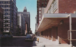 Locust Street, Des Moines, Iowa  Looking West Heart Of Business Center  Vintage Cars - Des Moines