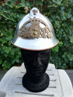 Casque Modèle 1933 En Acier Nickelé, Bandeau En Laiton Des Sapeurs- Pompiers De Salon-de-Provence - Firemen