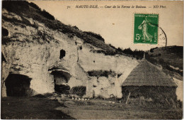 CPA Haute-Isle Cour De La Ferme De Boileau FRANCE (1309140) - Haute-Isle