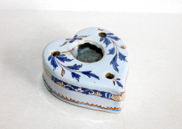 RARE JOLI ANCIEN ENCRIER DU XVIIIe SIECLE - COEUR En FAIENCE EMAILLÉE FRANCAISE / ART DECORATIF    (2006.5) - Inkwells