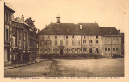 FRANCE - 55 - STENAY - Place Jean Ancel - Au Fond L'Hôpital Hospice - A Gauche La Poste - Carte Postale Ancienne - Stenay