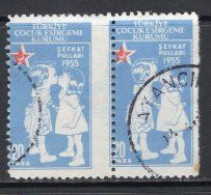 1955 TURKEY PERFORATION ERROR - 20 PARA TURKISH SOCIETY FOR THE PROTECTION OF CHILDREN CHARITY STAMPS PAIR USED - Timbres De Bienfaisance