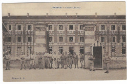 CPA TRES ANIMEE VERDUN, ANIMATION, SOLDATS DEVANT LA CASERNE HOLBECK, MEUSE 55 - Verdun