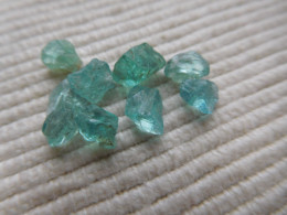 LOT CRISTAUX NATUREL APATITE BLEU NEON 5.45 CARATS ORIGINE MADAGASCAR C20 - Unclassified