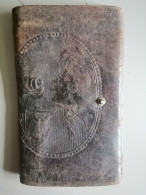 Ancien Grand Portefeuille En Cuir Gravure Femme Et Rose - Lederwaren