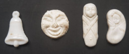 LOT DE 4 FEVES BLANCHES - LUNE SOURIANTE - CLOCHE - 2 NOURRISSONS LANGES - Anciennes