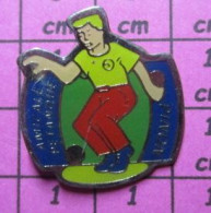 2117 Pin's Pins / Beau Et Rare / SPORTS / PETANQUE AMICALE PINON - Petanca