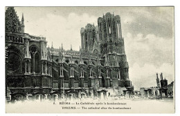 REIMS / LA CATHEDRALE APRES LE BOMBARDEMENT / CARTE VIERGE - Saint Remy En Bouzemont