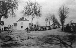 Avenue De La Gare Et Route De Richelieu - Lencloitre