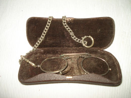 O9 / Paire De Lunettes Vintage Binocles + Chainette + Etui - Lunettes