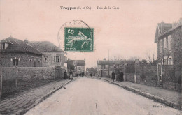 Trappes - Rue De La Gare -  CPA°J - Trappes