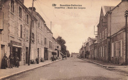 Bussière Poitevine * Grand'rue Et école Des Garçons * Horlogerie Bijouterie ? * Commerces * Villageois - Bussiere Poitevine