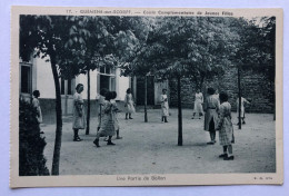 CPA 56 - Guéméné Sur Scorff - Cours Complémentaire De Jeunes Filles - Partie De Ballon - Sport - Animé - Guemene Sur Scorff