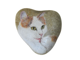 TURKISH VAN CAT (ANGORA) Hand Painted On A Beach Stone Paperweight Collectible - Paper-weights