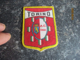 Ancien Ecusson De Sac A Dos De Randonneur Pèlerin  :Torino Football Club A.C - Stadia & Sportstructuren