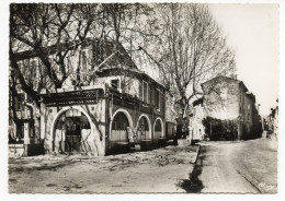 CP 83 - La Roquebrussanne L'Hotel De La Loube Et La Grand'rue - La Roquebrussanne