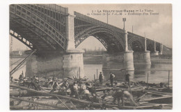 LA VOULTE -SUR-RHONE  07  LE VIADUC DU CHEMIN DE FER  P.-L.-M - RENFLOUAGE D'UN TOUEUR - La Voulte-sur-Rhône