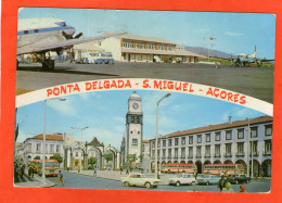 PONTA DELGADA - S.MIGUEL - ACORES - Aérodrome Et La Ville - 1981 -(Bus - Vieilles Voitures Peugeot 404 -Renault 4L...) - Açores