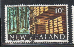 NEW ZEALAND NUOVA ZELANDA 1968 1969 RADATA PINES AND STACKED LUMBER 10c USED USATO OBLITERE' - Used Stamps