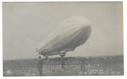 CPA CARTE PHOTO ZEPPELIN, BALLON, DIRIGEABLE, LANDUNG VON " 3 11 " VOR DER KOLNER HALLE ( 5. VIII. 09. ) - Dirigeables