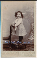 Photographie XIXe CDV Portrait D'une Fillette Très Souriante Photographe ABEL Bourges - Old (before 1900)