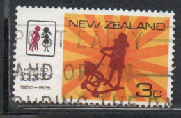 NEW ZEALAND NUOVA ZELANDA 1974 CRIPPLED CHILDREN'S SOCIETY CHILD USING WALKER 3c USED USATO OBLITERE' - Oblitérés