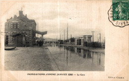 N°109258 -cpa Inondations D'Eponne -la Gare- - Epone