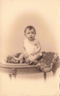 ENFANT - Portrait - Portrait D'un Bébé  - Carte Postale Ancienne - Ritratti