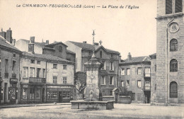 CPA 42 LE CHAMBON FEUGEROLLES / PLACE EGLISE - Le Chambon Feugerolles