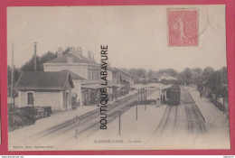 38 - SAINT ANDRE LE GAZ----La Gare---animé - Saint-André-le-Gaz