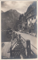 D4556) HALLSTATT - Motiv - Straße Mit Haus DETAILS U. Holzsteg Links Im Bild Tolle, Alte FOTO AK - Hallstatt