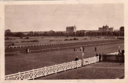 VITTEL  Le Champ De Courses - Vittel